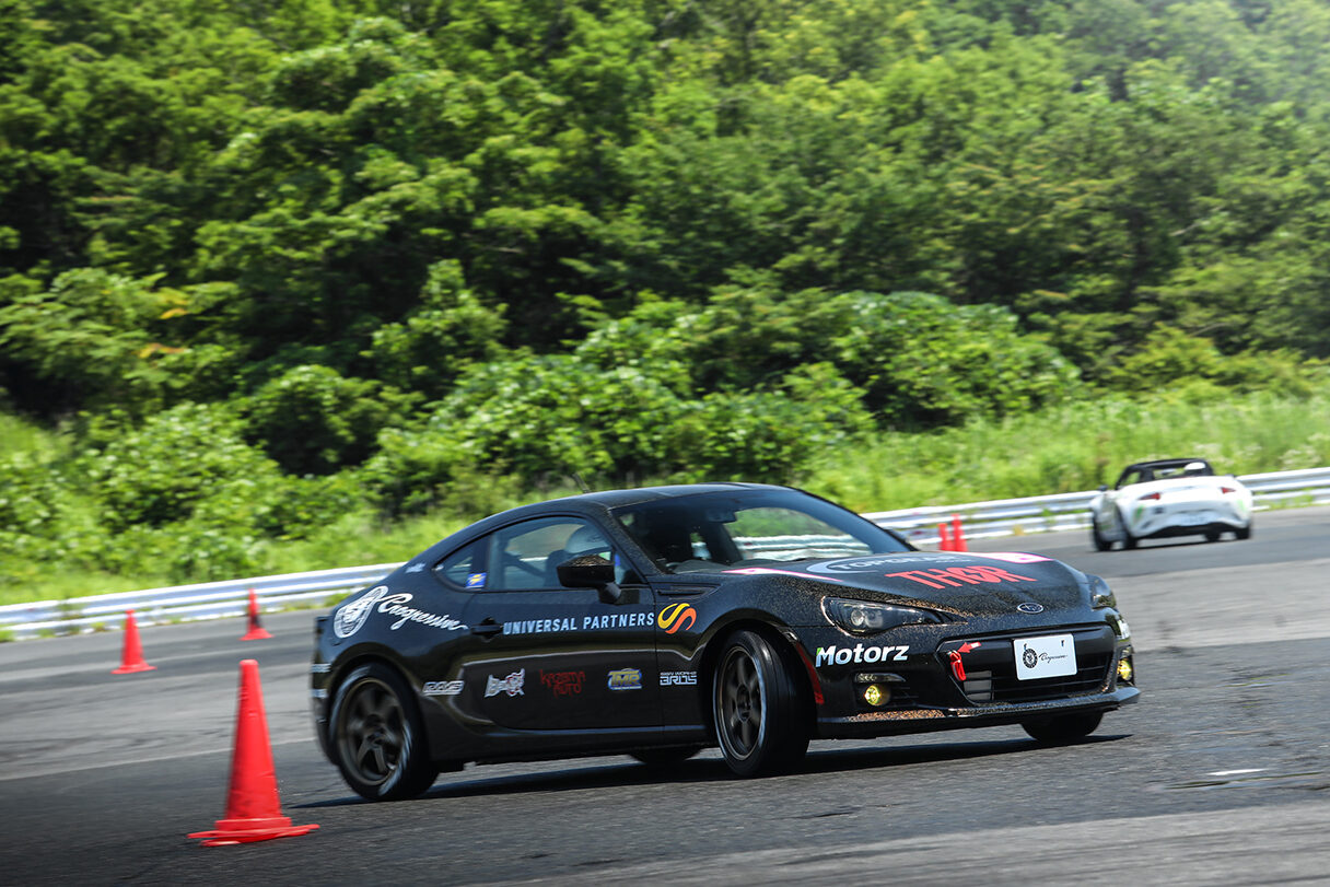 "走るスポーツカー"
